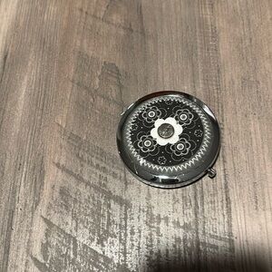 Thirty-one Compact Mirror